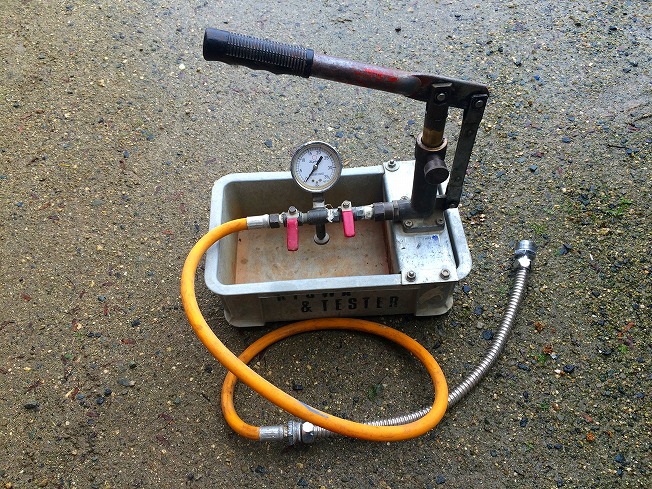 水圧テストポンプ